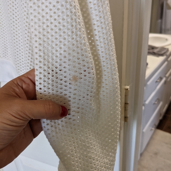 Super cute mesh top - Picture 3 of 5